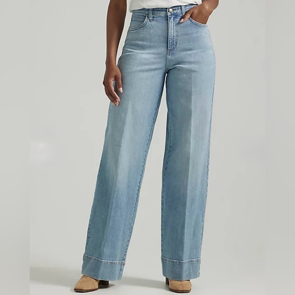 Lee Women's Legendary High Rise Trouser Jean size 12 Wide Leg